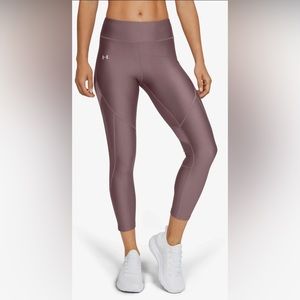 NWOT Under Armour HeatGear crop size XL